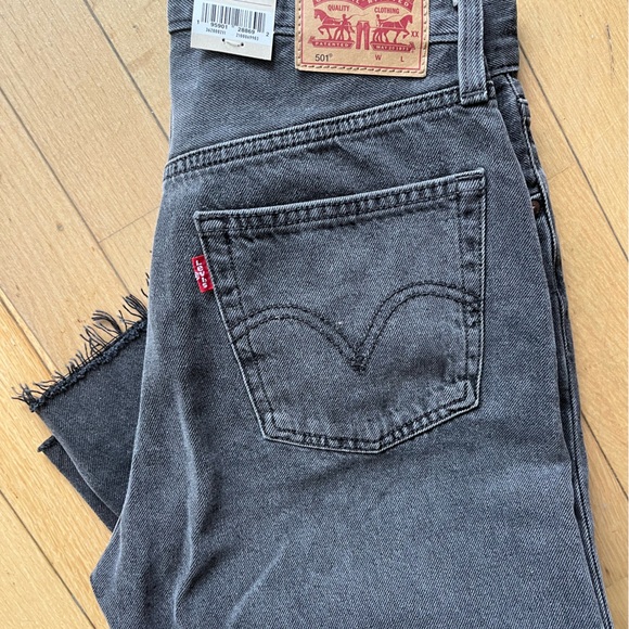 NWT Levi’s Womens 501 Crop Jeans in Get Off My Cloud - Black Sz 26/26 - Picture 11 of 13